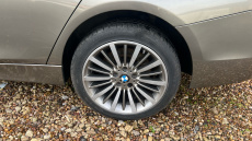 BMW 3 Series 330d xDrive Luxury 4dr Step Auto Diesel Saloon